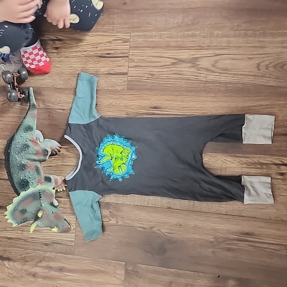 Rags to Raches 6-12m dino romper